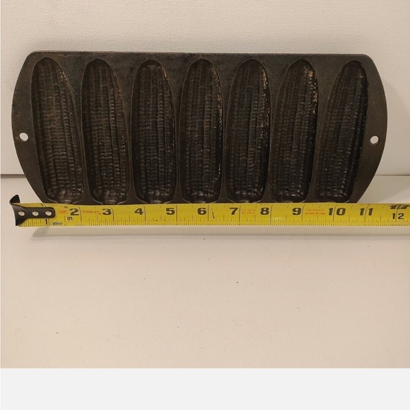 Cast iron corn 🌽 bread - Picture 2 of 5